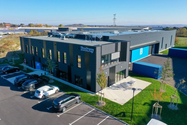 Livraison de fin de chantier, entrepôt Bestway